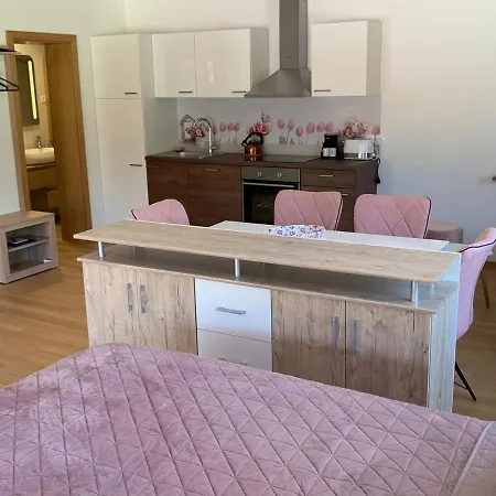 Apartmaji Pr' Nas Apartman *